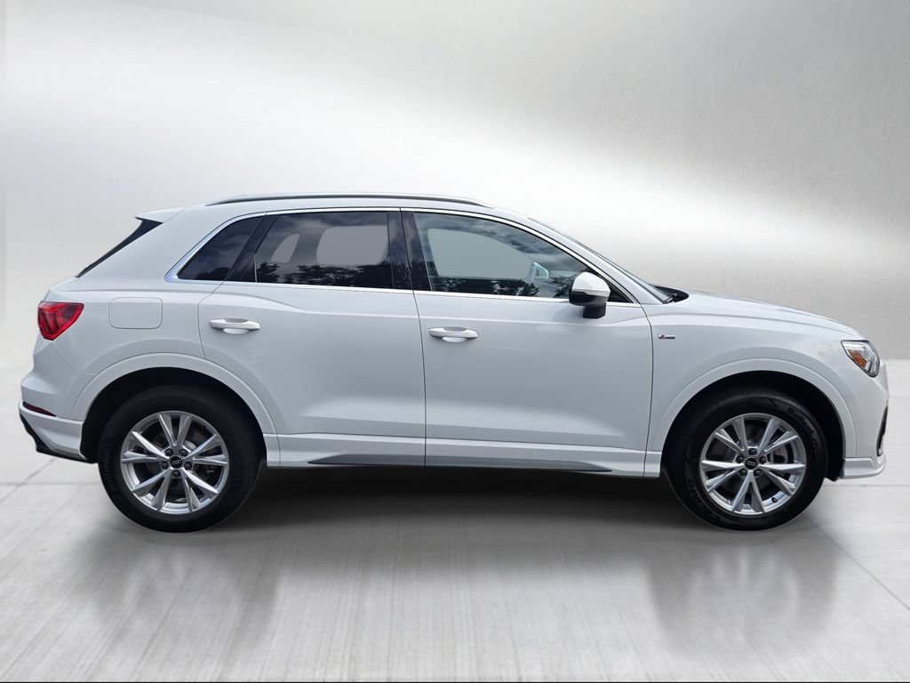 Used 2025 Audi Q3 2.0T Premium AWD/4WD image 2