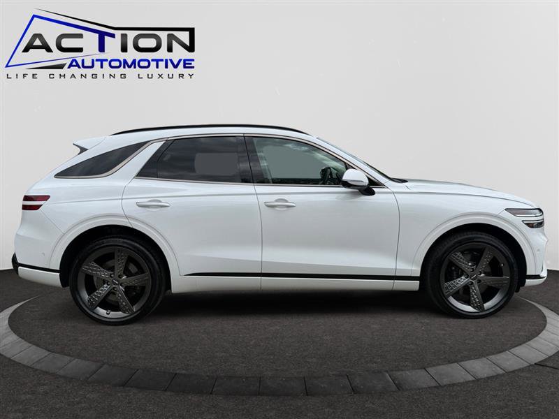 Used 2024 Genesis GV70 3.5T Sport w/ Sport Prestige Package AWD/4WD image 9