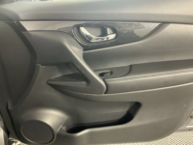 Used 2018 Nissan Rogue SL AWD/4WD image 13