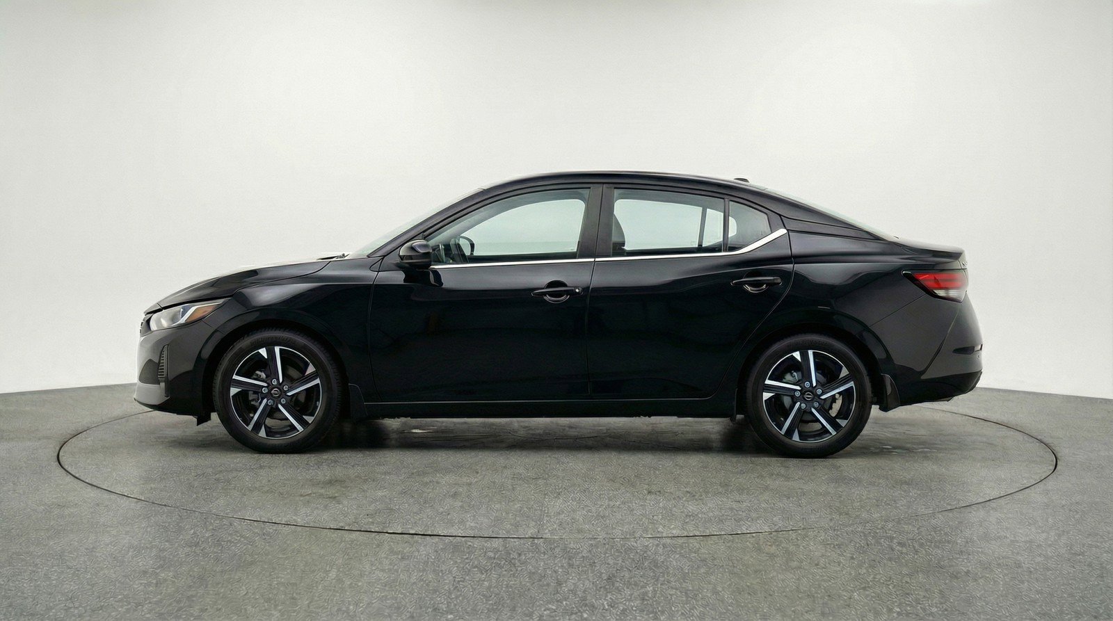 Used 2025 Nissan Sentra SV FWD image 5