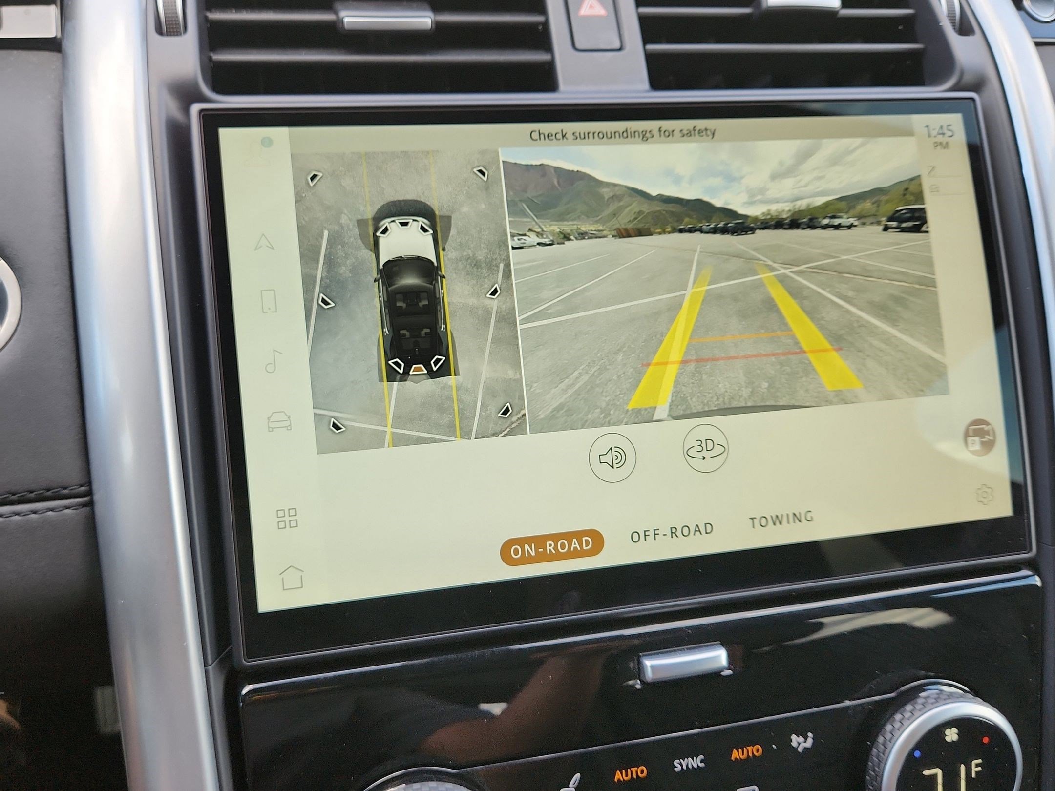 Certified 2025 Land Rover Discovery S image 29