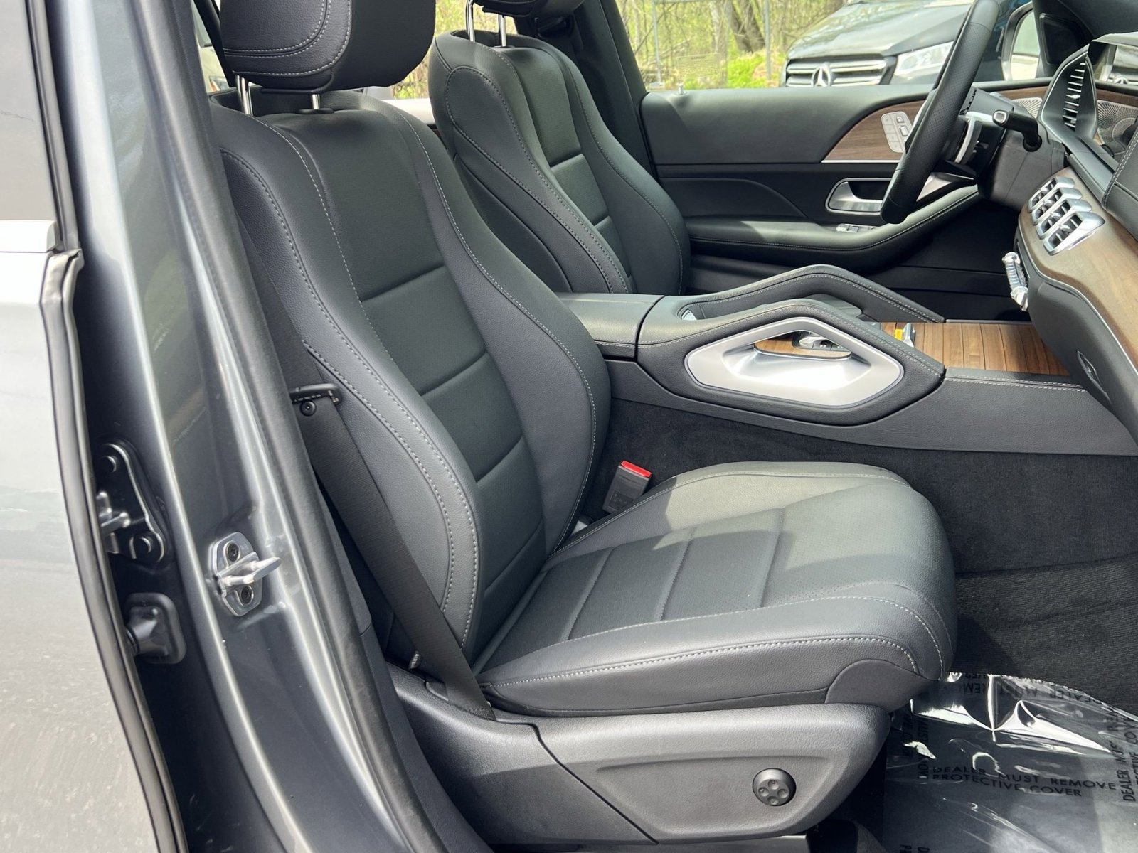 Used 2024 Mercedes-Benz GLS 450 4MATIC image 35