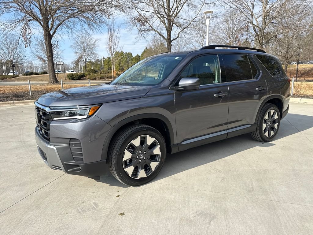 New 2026 Honda Pilot Touring image 3