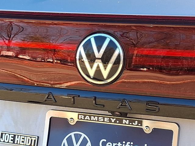 Used 2025 Volkswagen Atlas Cross Sport SEL R-Line AWD/4WD image 31