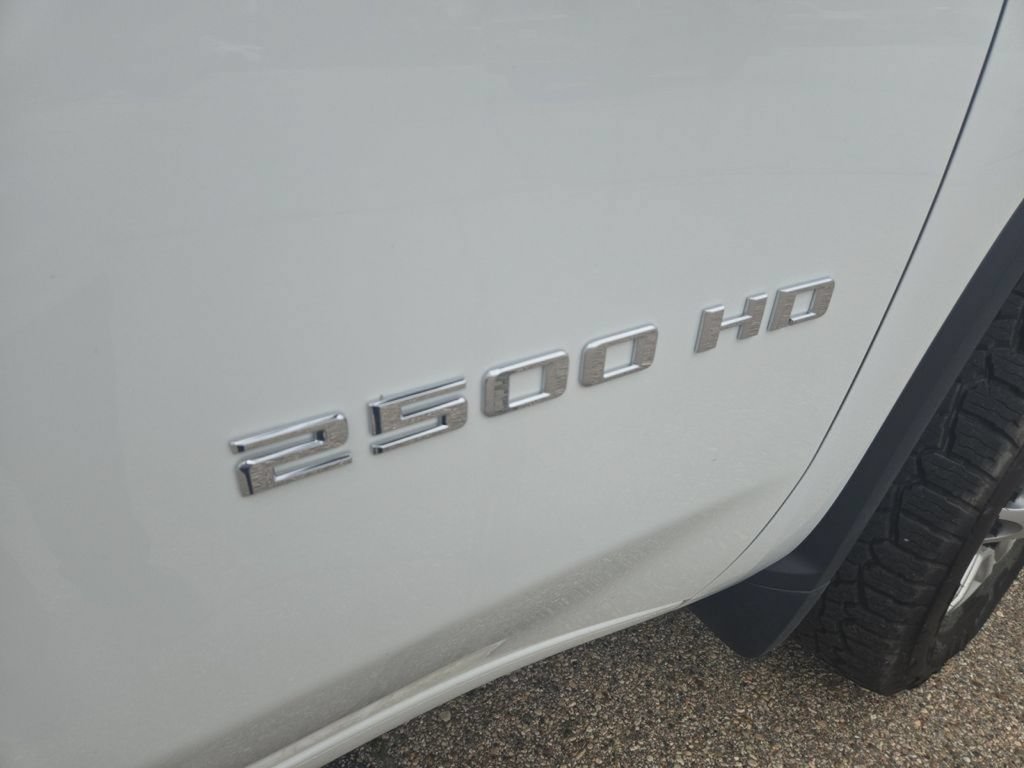 Used 2024 Chevrolet Silverado 2500 LT AWD/4WD image 36