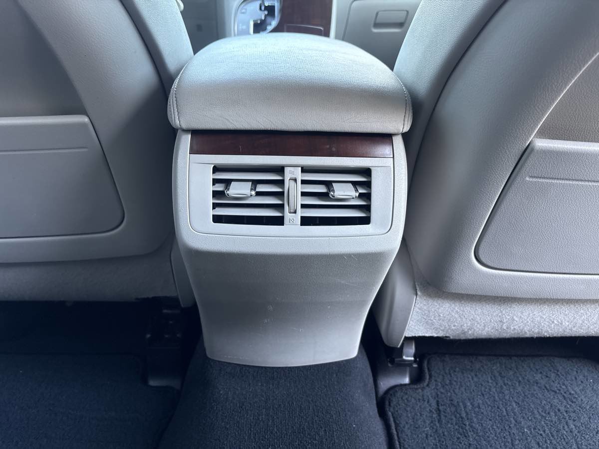 Used 2011 Toyota Venza w/ Leather Pkg image 15