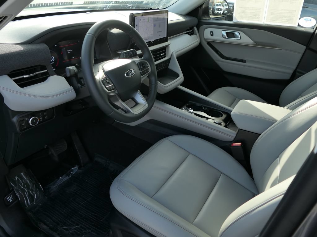 Used 2026 Ford Explorer Active w/ Active Comfort Package RWD image 12