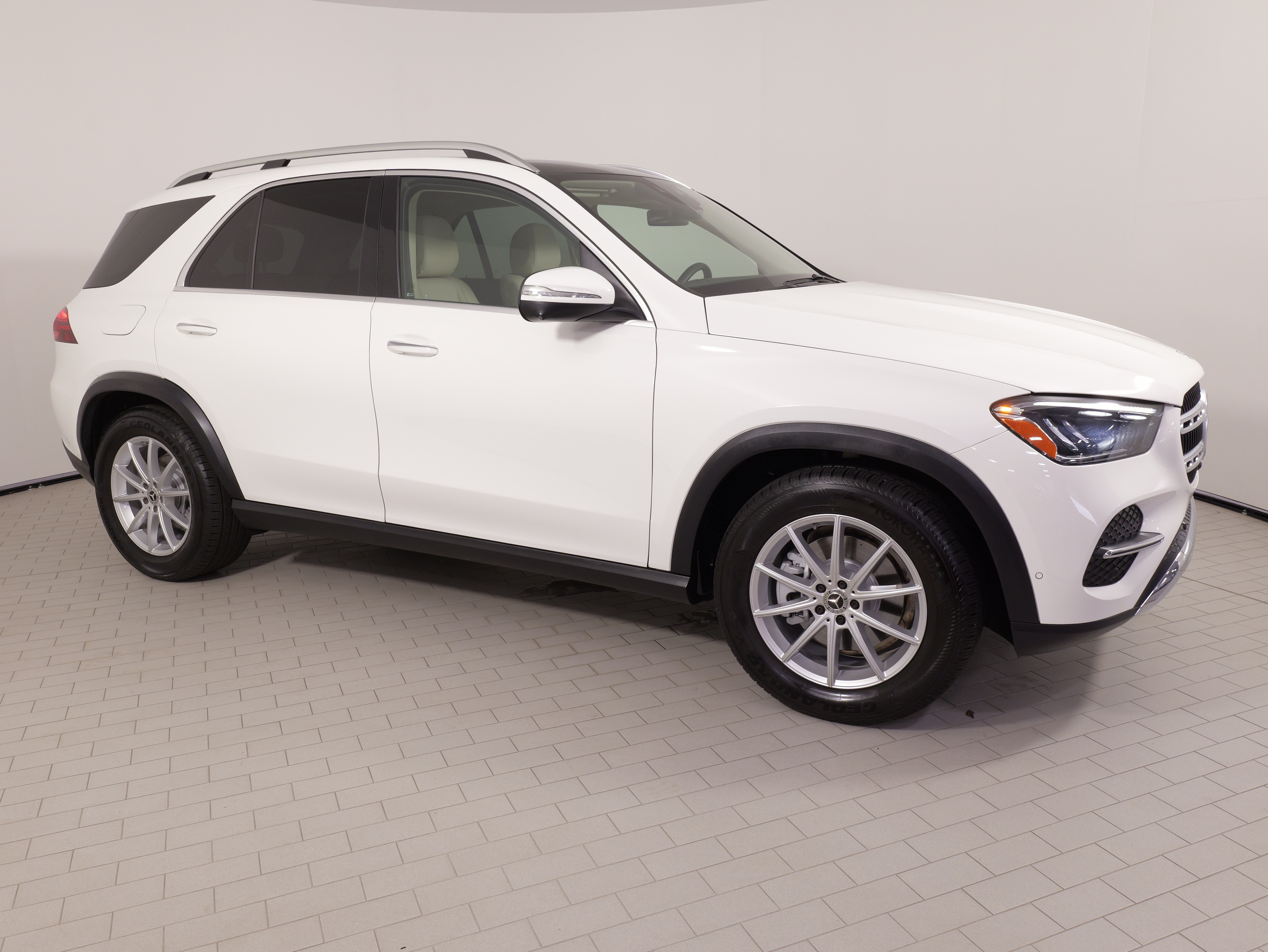 Used 2024 Mercedes-Benz GLE 350 4MATIC image 8