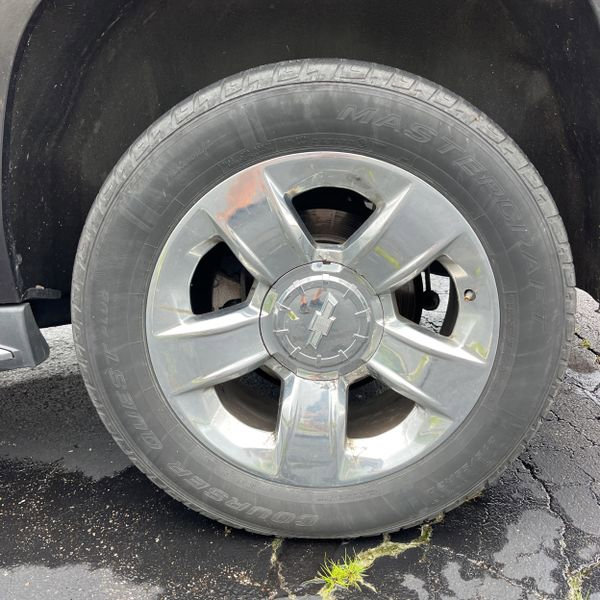 Used 2016 Chevrolet Suburban LTZ image 25