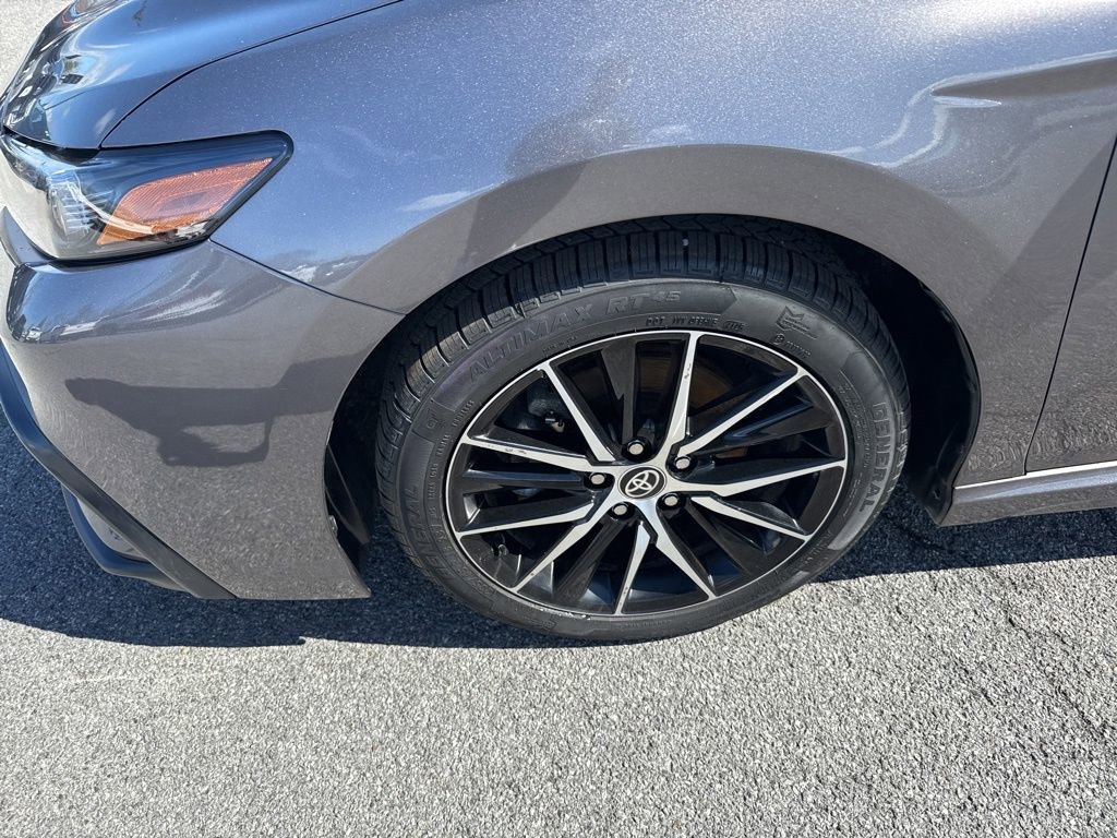 Used 2024 Toyota Camry SE w/ Cold Weather Package image 10