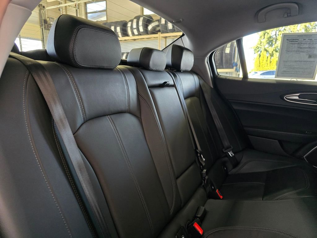 Used 2019 Alfa Romeo Giulia Sprint w/ Nero Edizione image 26