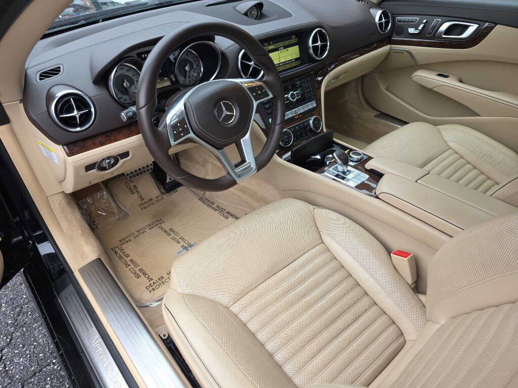 Used 2013 Mercedes-Benz SL 550 image 10