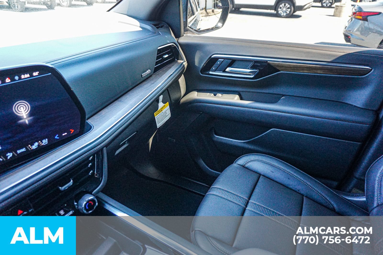 Used 2025 Chevrolet Suburban High Country AWD/4WD image 50