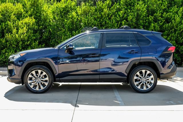Used 2020 Toyota RAV4 XLE Premium AWD/4WD image 18