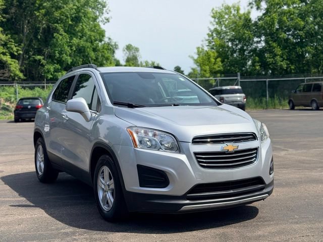 Used 2016 Chevrolet Trax LT w/ LT Convenience Package FWD image 3