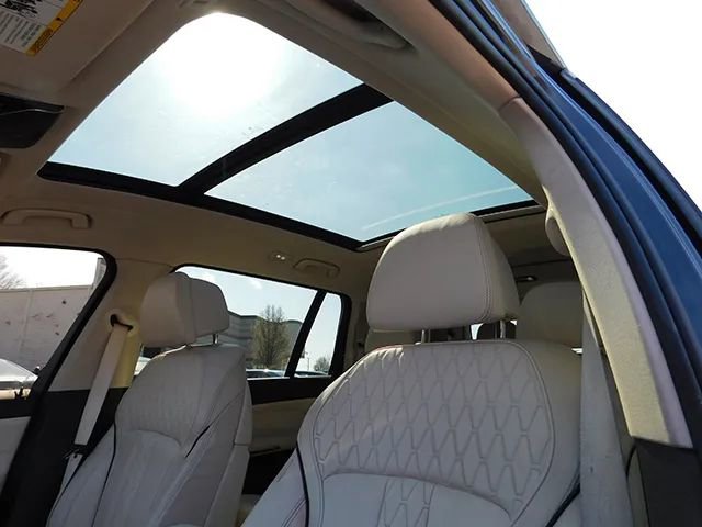 Used 2019 BMW X7 xDrive40i w/ Cold Weather Package image 23