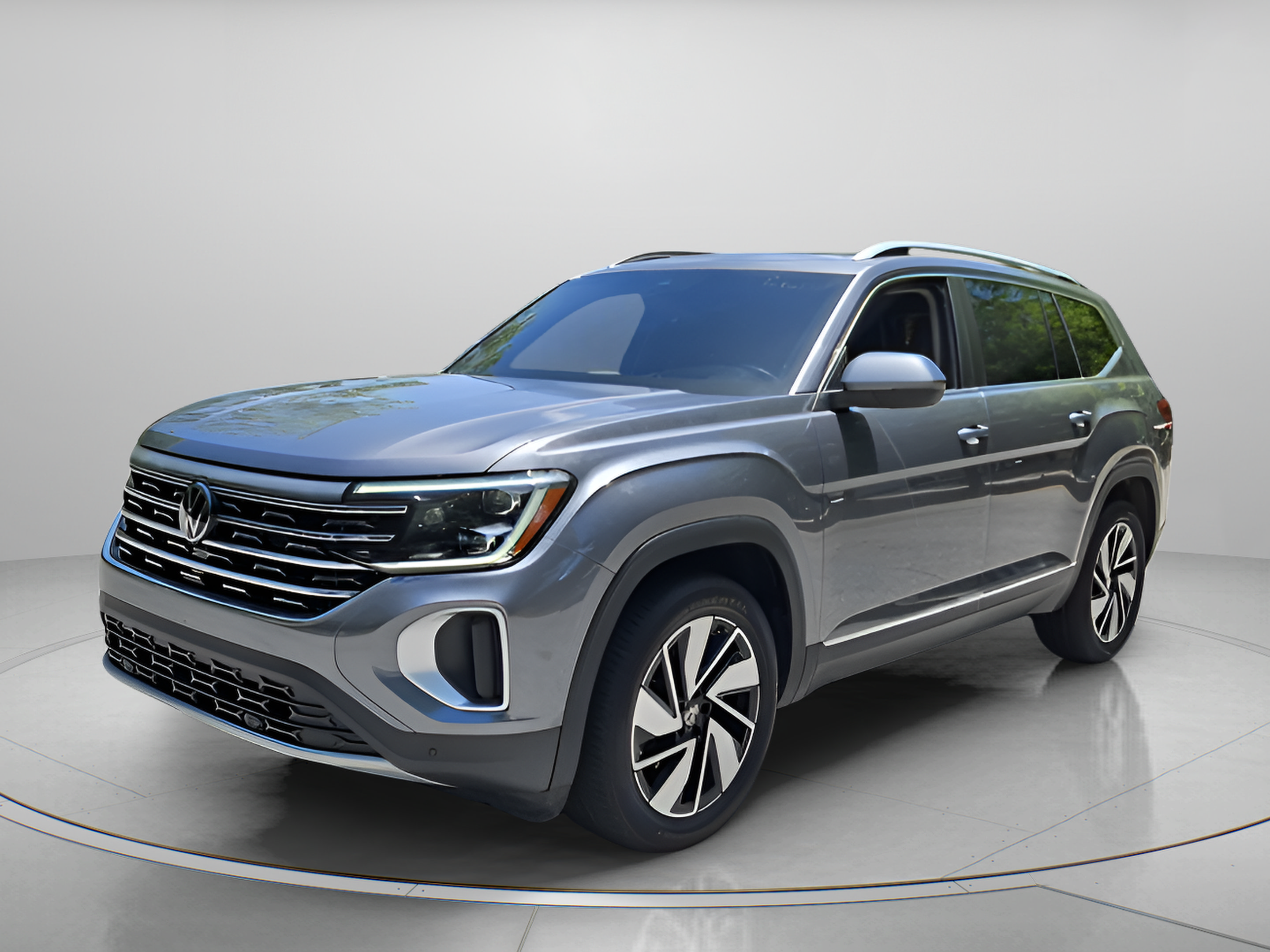 Used 2024 Volkswagen Atlas SEL AWD/4WD image 1