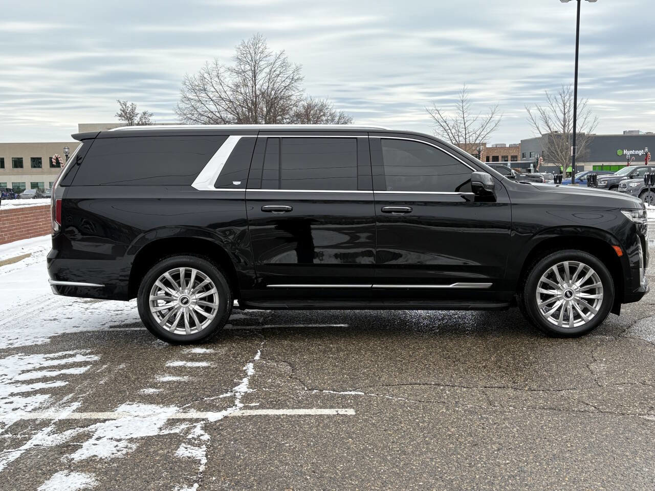 Used 2021 Cadillac Escalade ESV Premium Luxury image 14