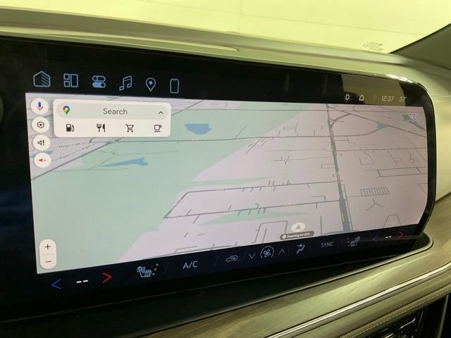 Used 2025 Chevrolet Suburban LT image 15