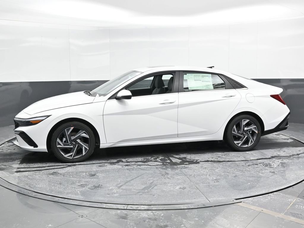 Used 2025 Hyundai Elantra Limited FWD image 8