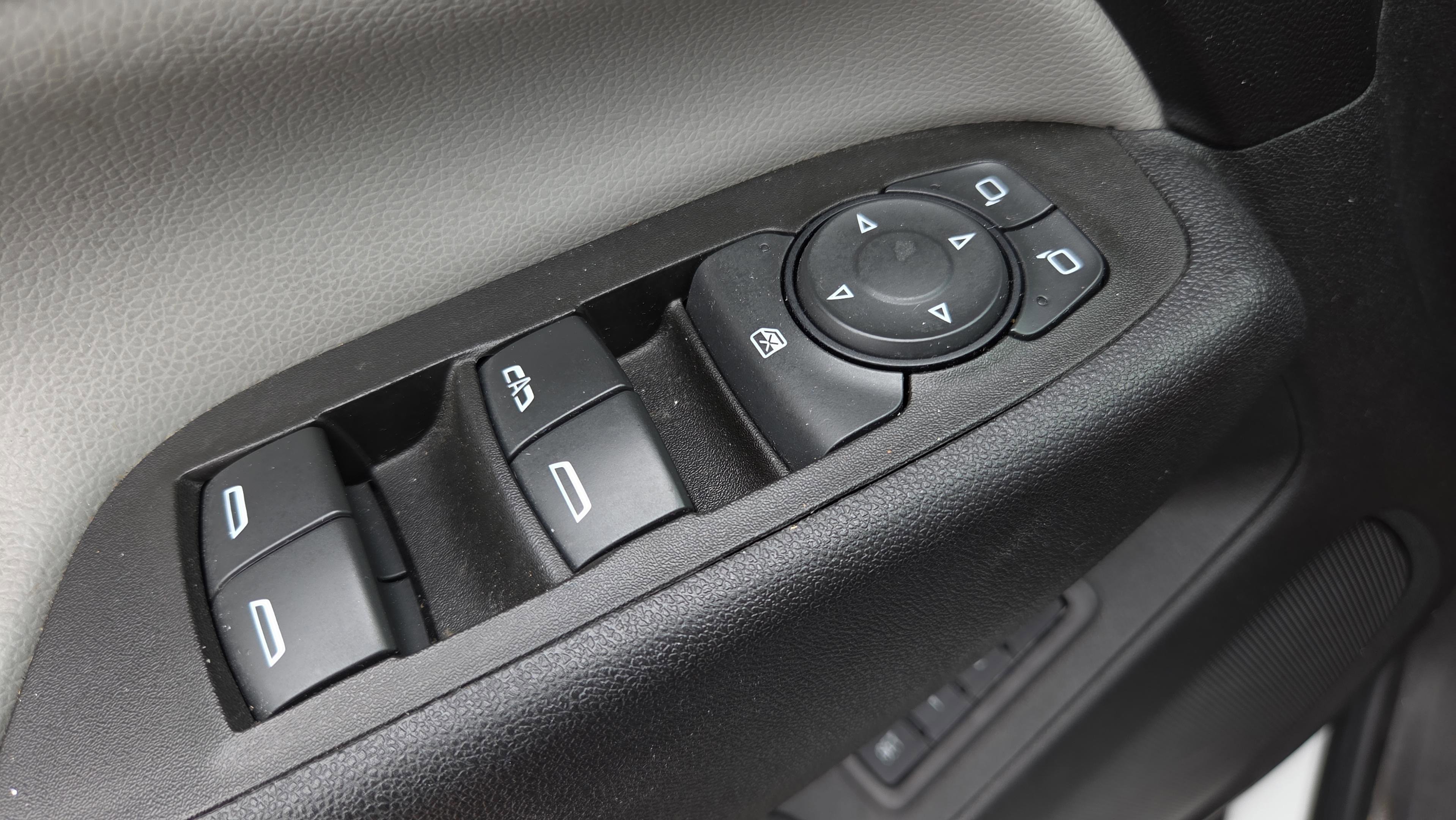 Certified 2020 Chevrolet Equinox Premier FWD image 28
