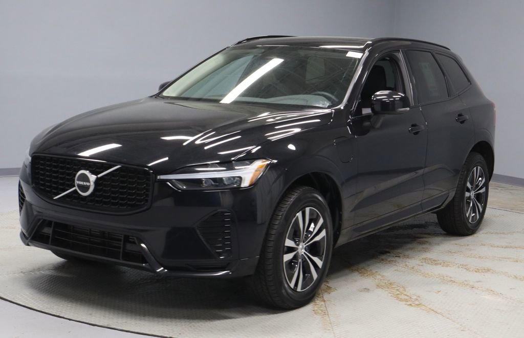 Used 2024 Volvo XC60 T8 Core image 7