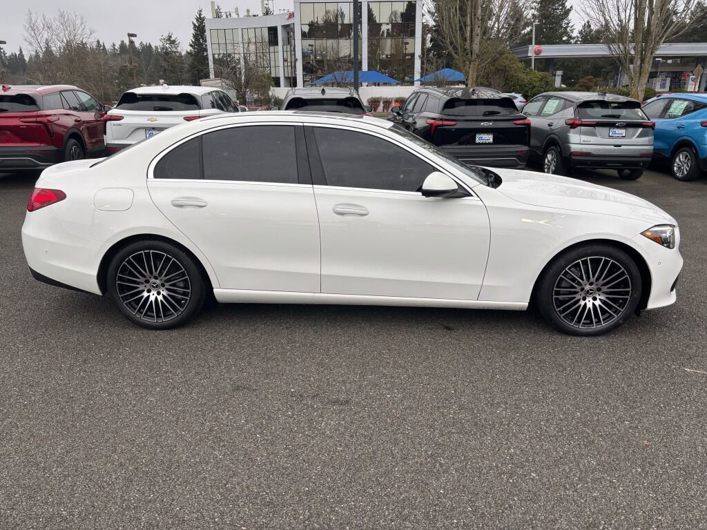 Used 2025 Mercedes-Benz C 300 4MATIC Sedan image 4