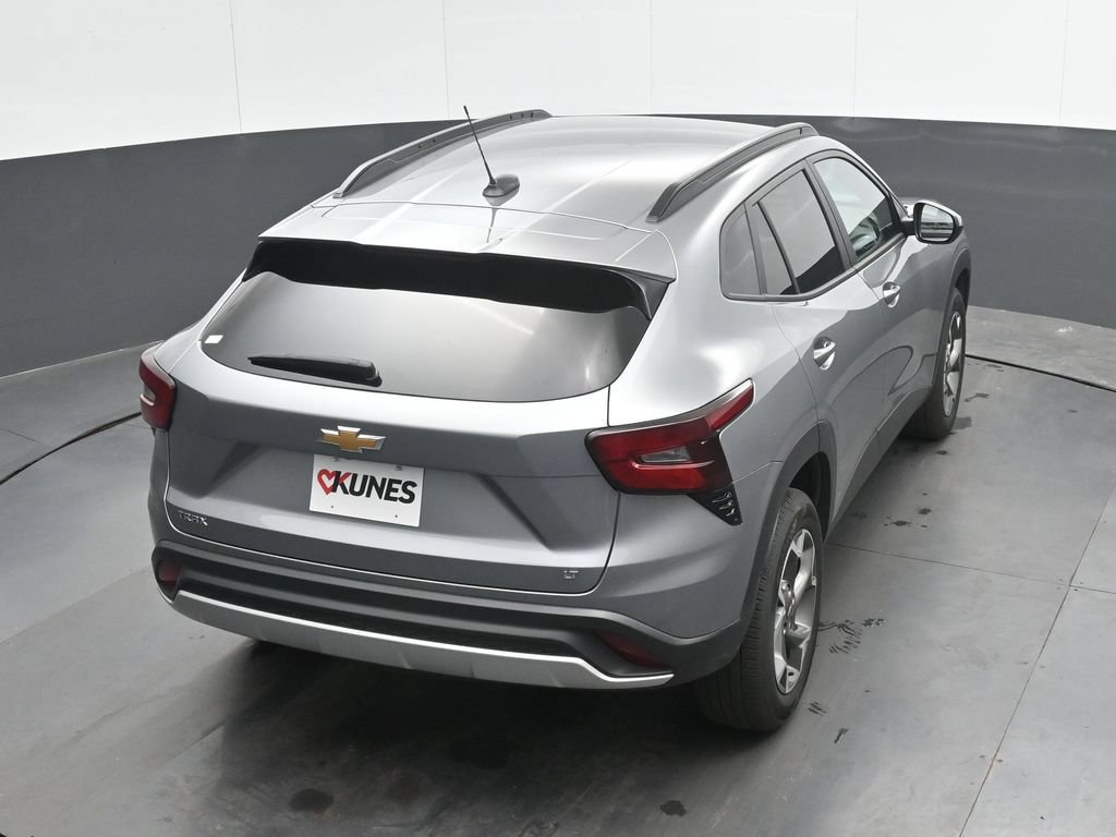 Used 2025 Chevrolet Trax LT w/ LT Convenience Package FWD image 27