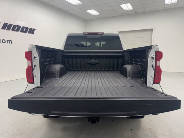 New 2026 Chevrolet Silverado 1500 RST w/ Dark Appearance Package AWD/4WD image 31