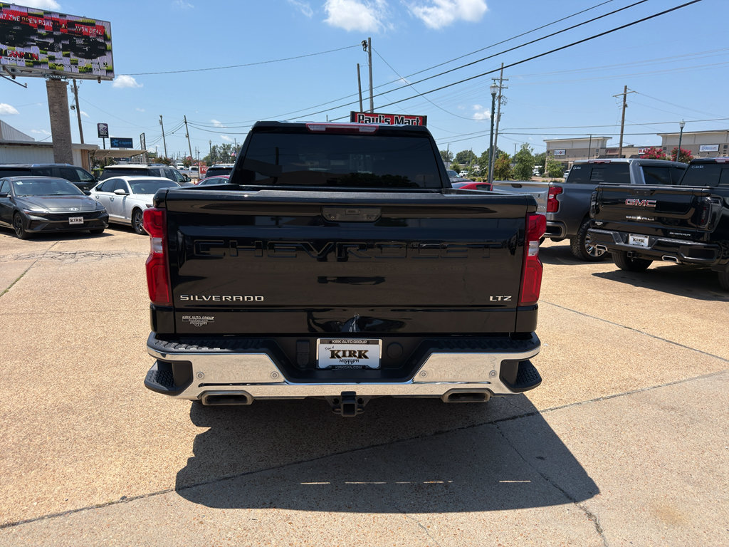Used 2023 Chevrolet Silverado 1500 LTZ w/ Z71 Off-Road Package AWD/4WD image 4