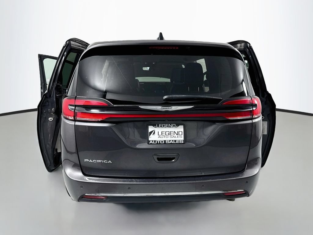 Used 2023 Chrysler Pacifica Touring-L FWD image 23