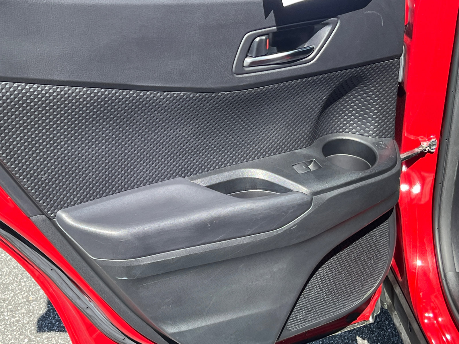 Used 2021 Toyota C-HR XLE FWD image 22
