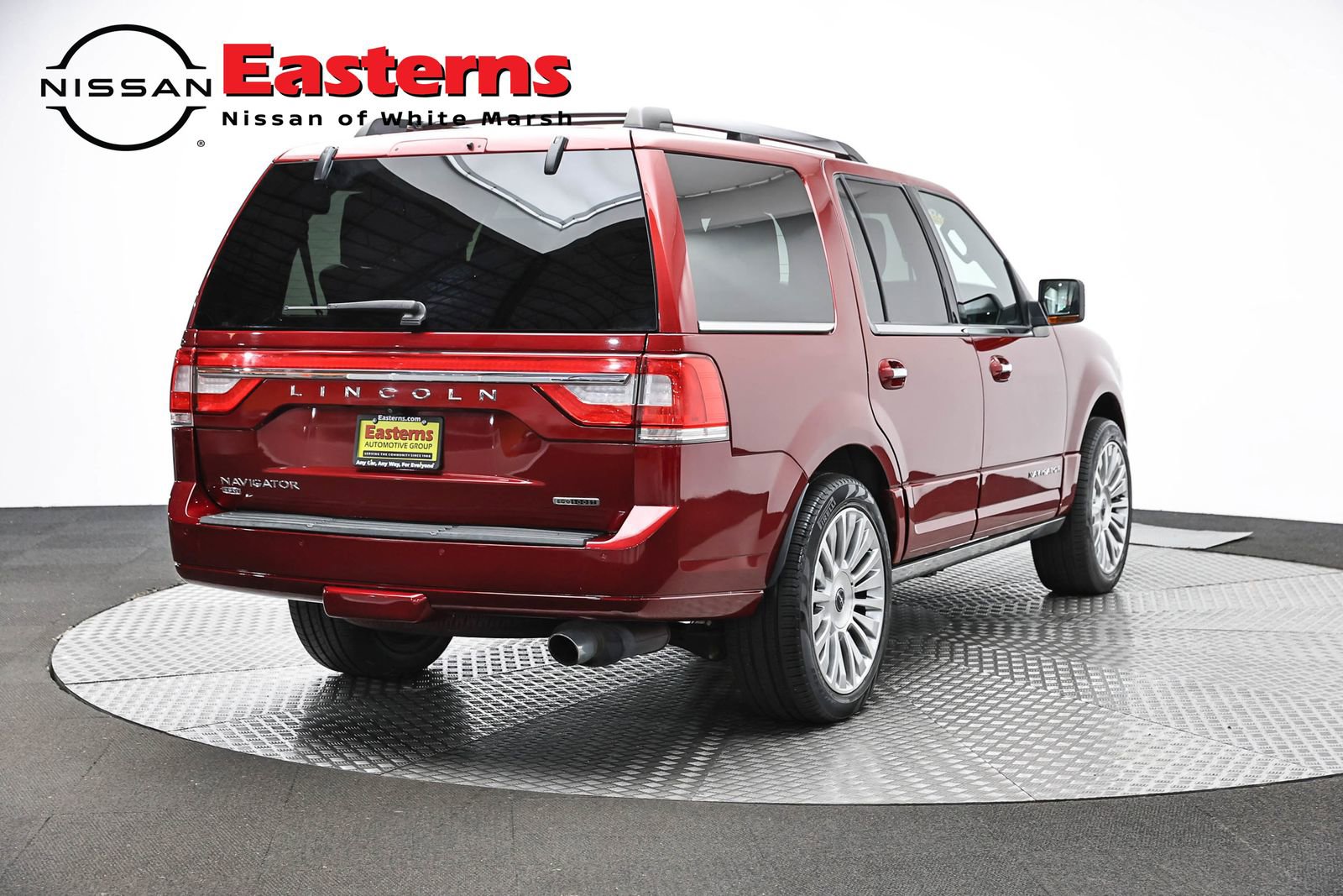 Used 2016 Lincoln Navigator Reserve AWD/4WD image 5