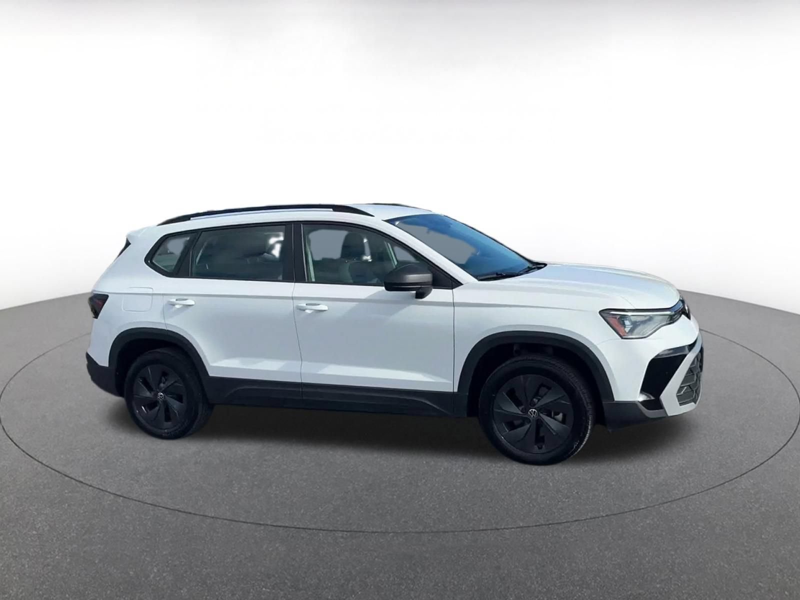 Used 2026 Volkswagen Taos S FWD image 2