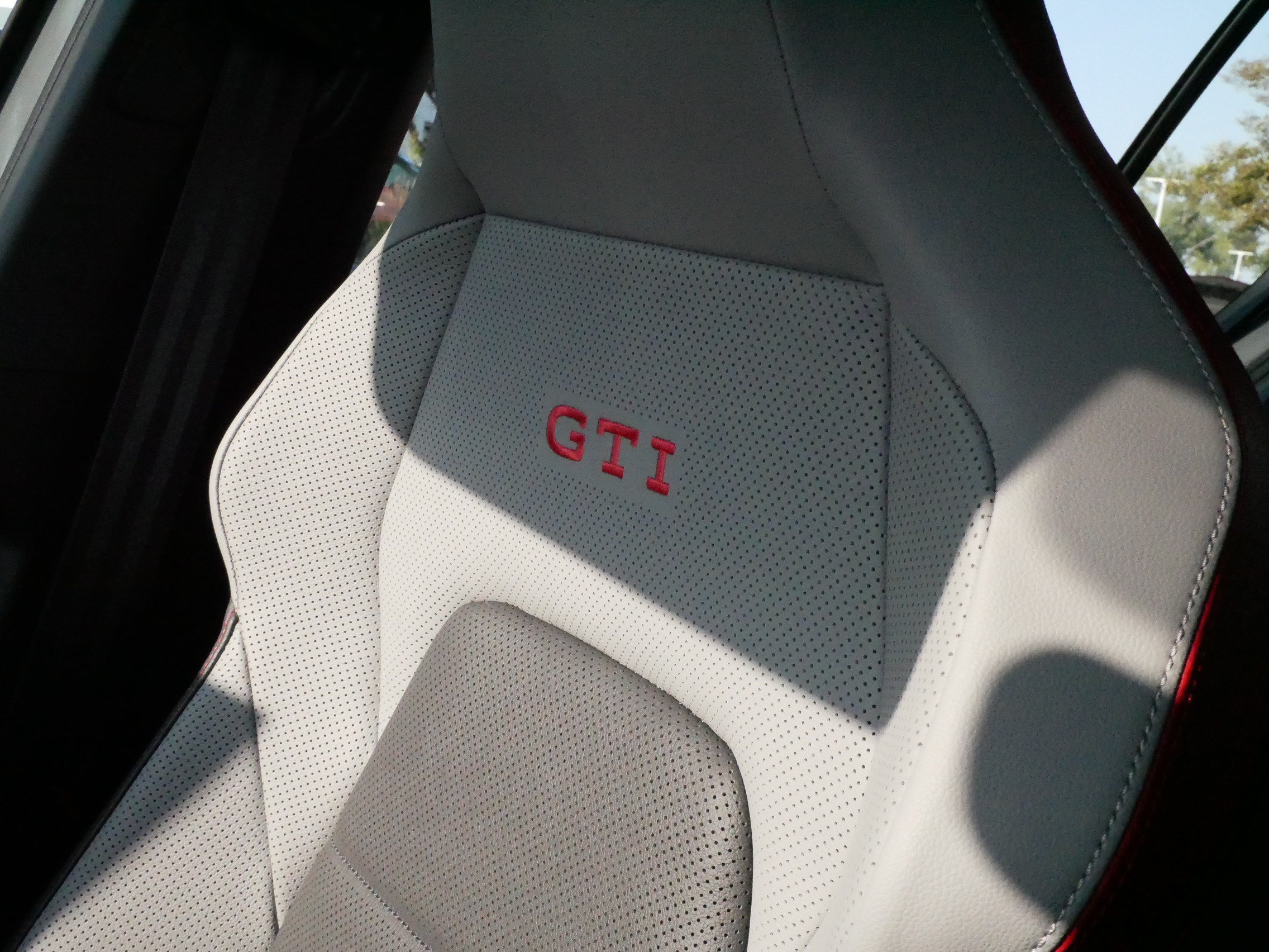 Used 2024 Volkswagen GTI Autobahn FWD image 32