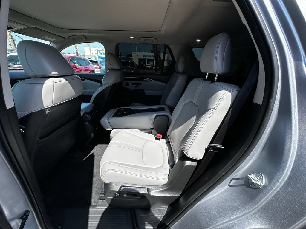 Used 2023 Honda Pilot Touring image 18