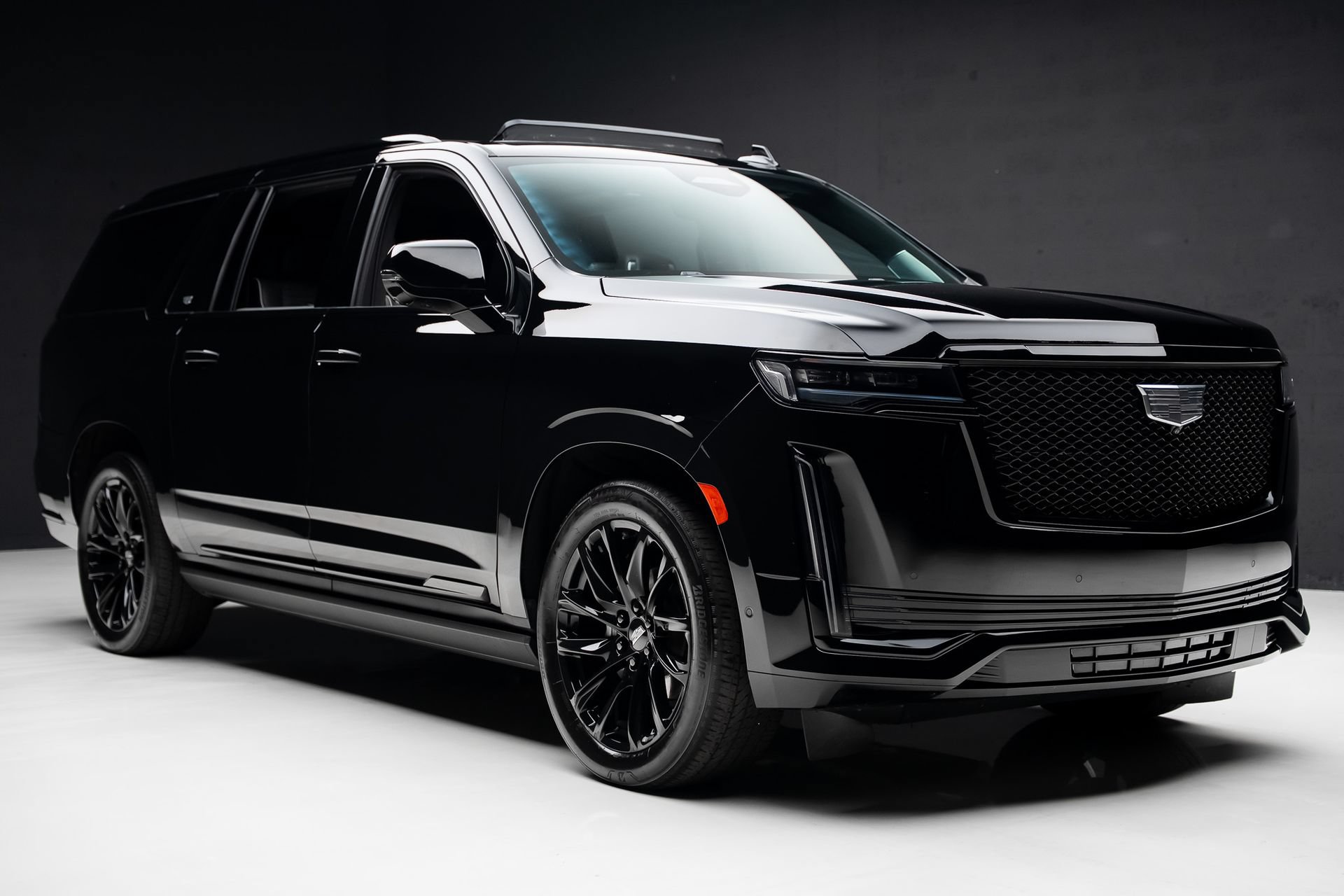Used 2024 Cadillac Escalade ESV Sport Platinum w/ LPO, ONYX Package AWD/4WD image 90