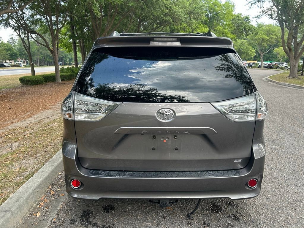 Used 2015 Toyota Sienna SE w/ SE Preferred Package FWD image 7