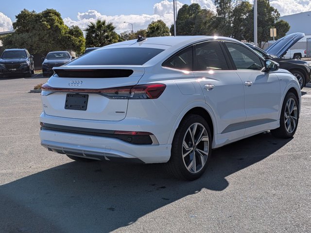 Used 2024 Audi Q4 e-tron Prestige AWD/4WD image 5