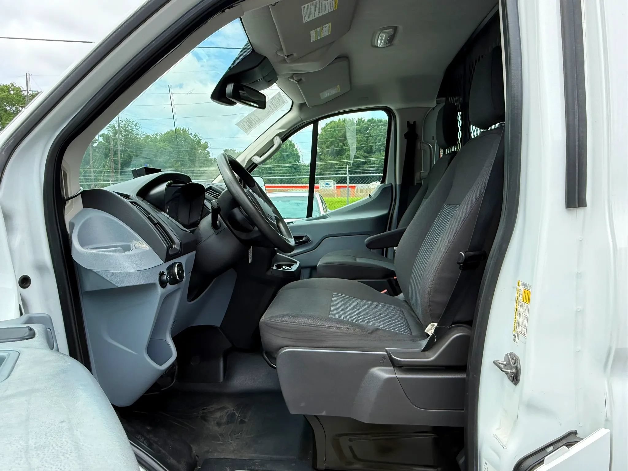 Used 2019 Ford Transit 250 130 Low Roof w/ Exterior Upgrade Package RWD image 7