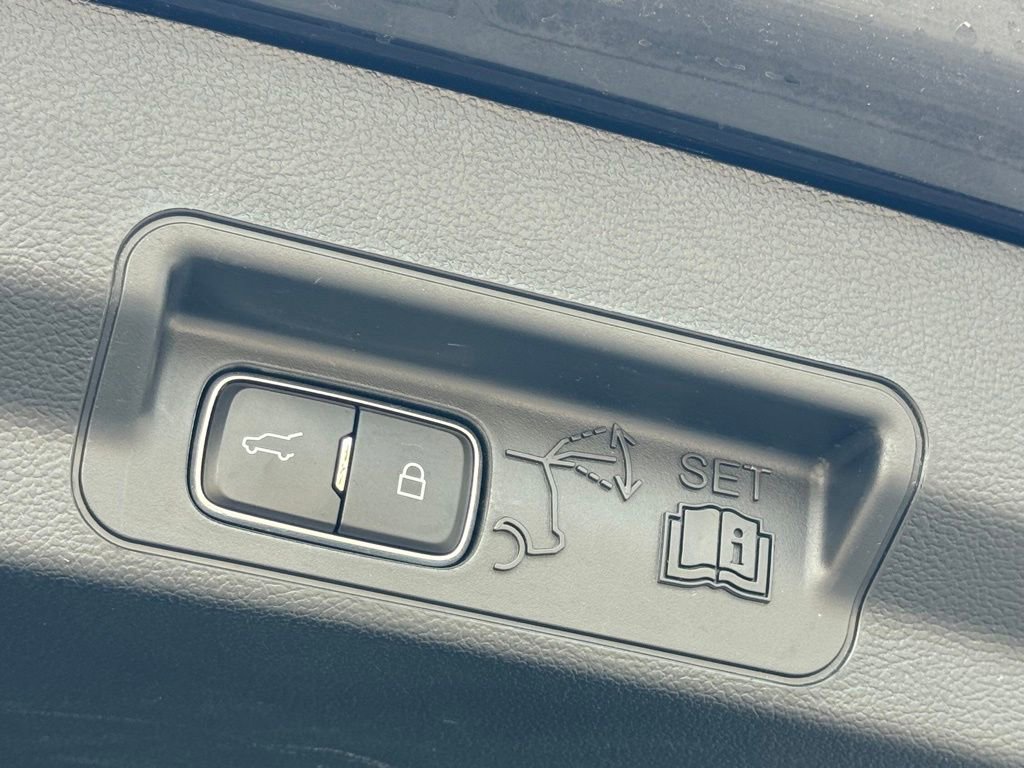 Used 2023 Ford Explorer XLT w/ Equipment Group 202A image 40