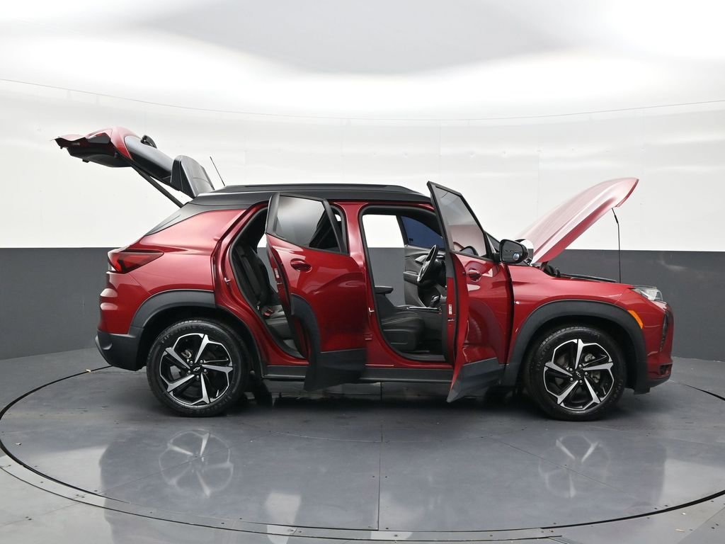 Used 2021 Chevrolet TrailBlazer RS w/ Sun and Liftgate Package image 29