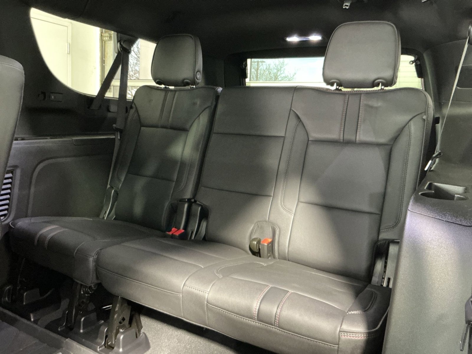 Used 2025 Chevrolet Suburban RST w/ Comfort Package image 33