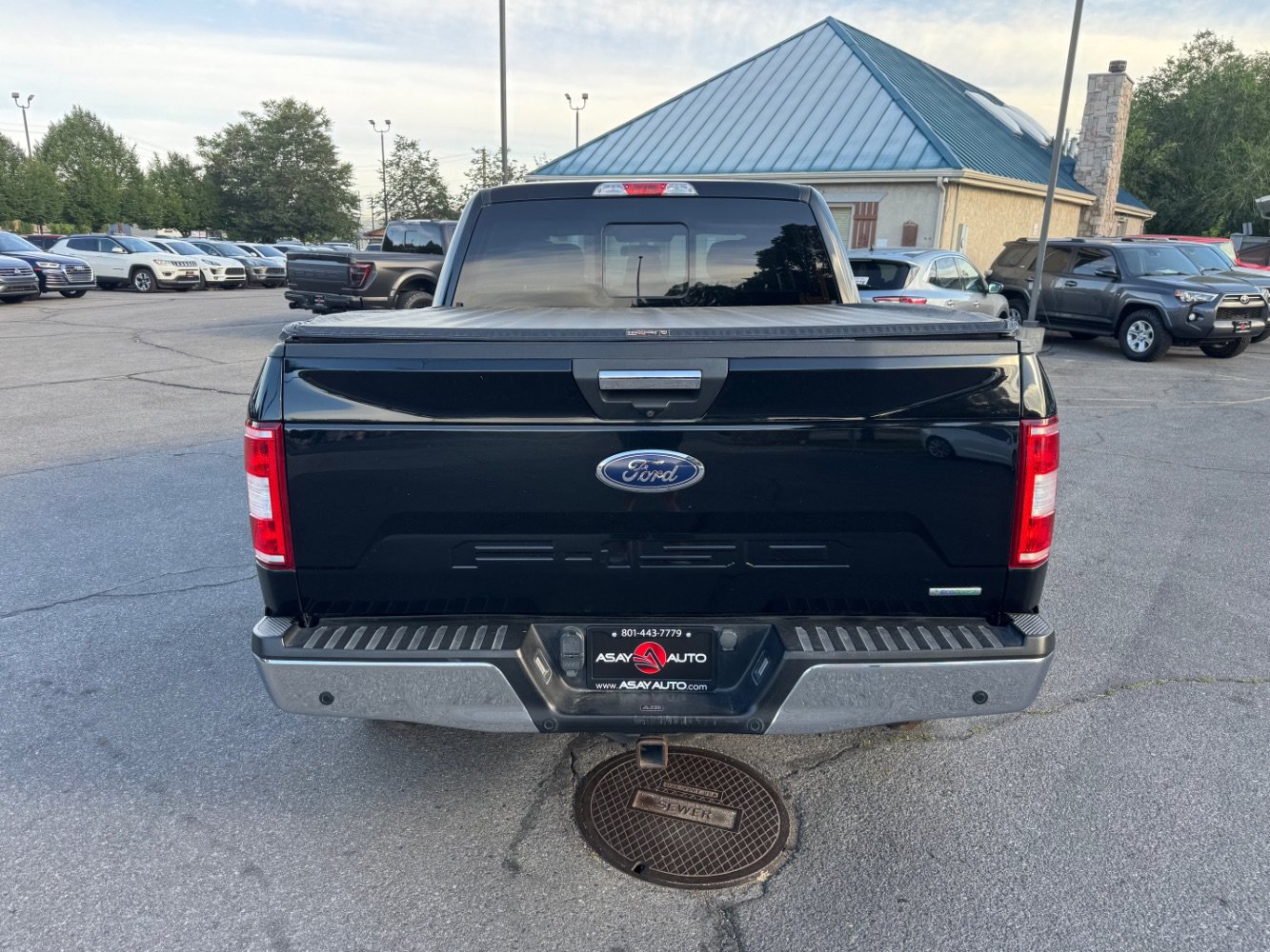 Used 2018 Ford F150 XLT w/ Equipment Group 302A Luxury AWD/4WD image 4