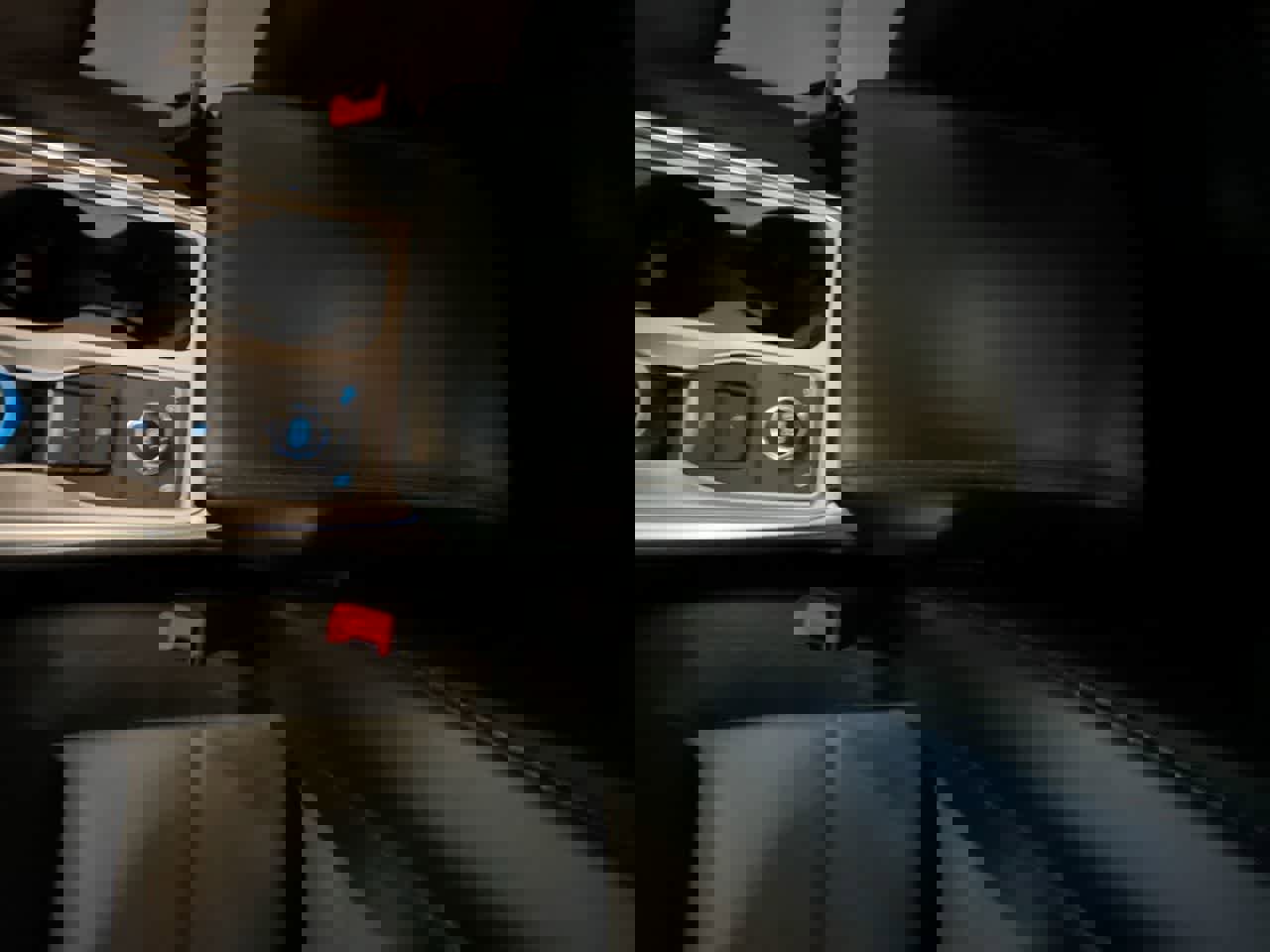 Used 2022 Ford Explorer XLT w/ Equipment Group 202A image 21