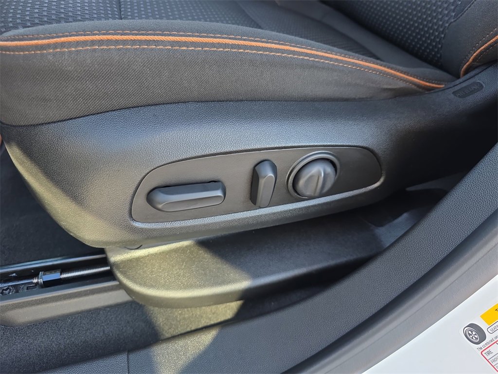 Used 2023 GMC Acadia AT4 image 33