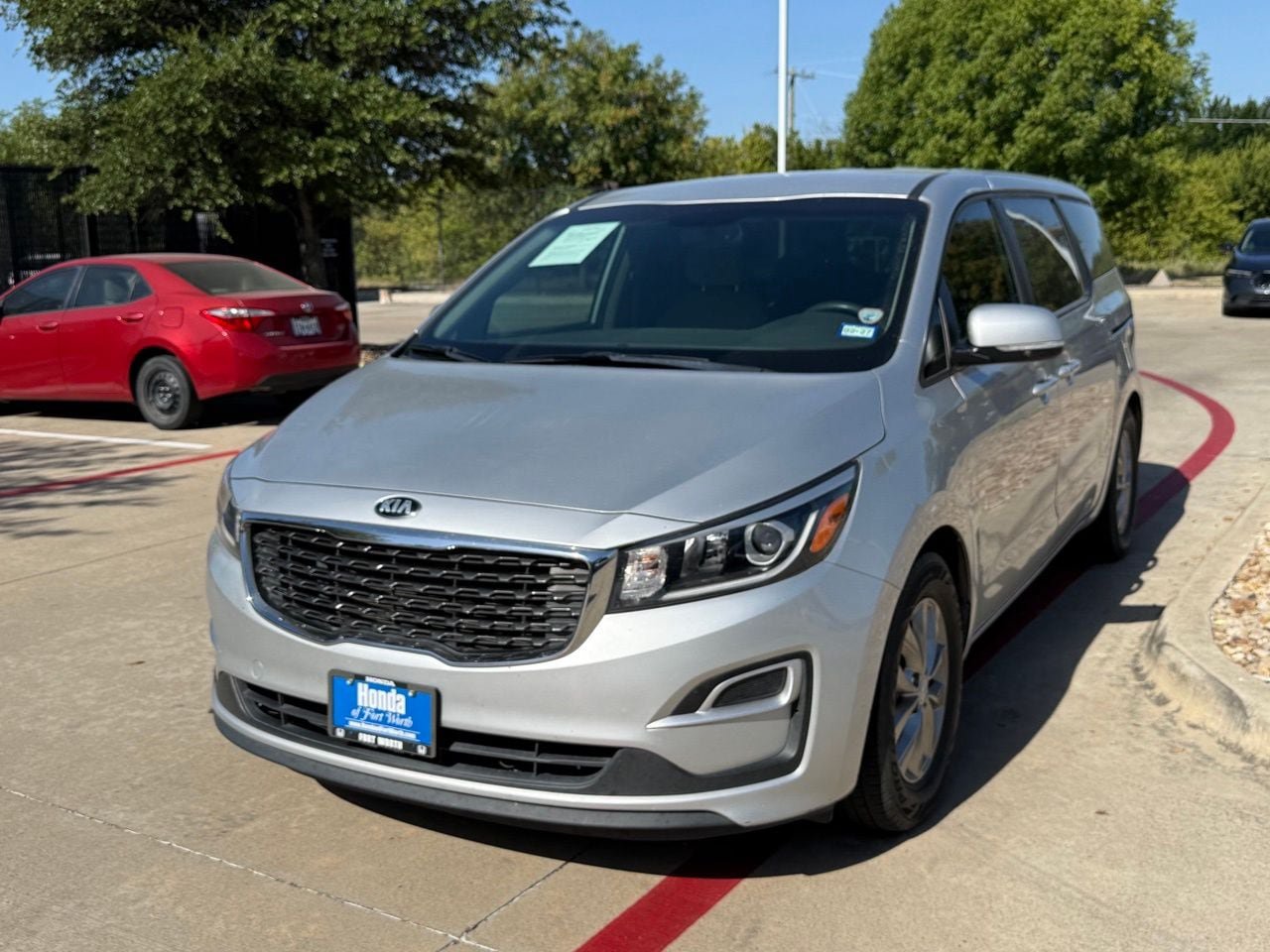 Used 2019 Kia Sedona LX FWD image 1