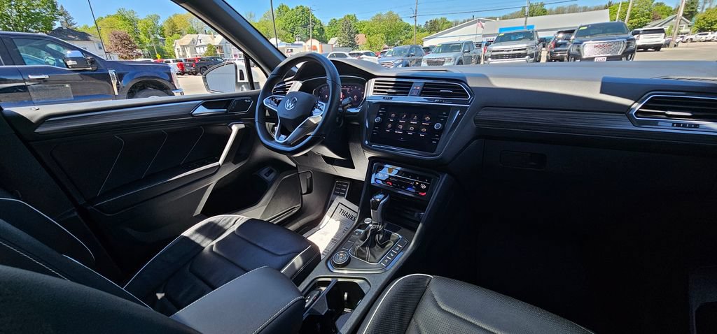 Used 2024 Volkswagen Tiguan SEL R-Line AWD/4WD image 20