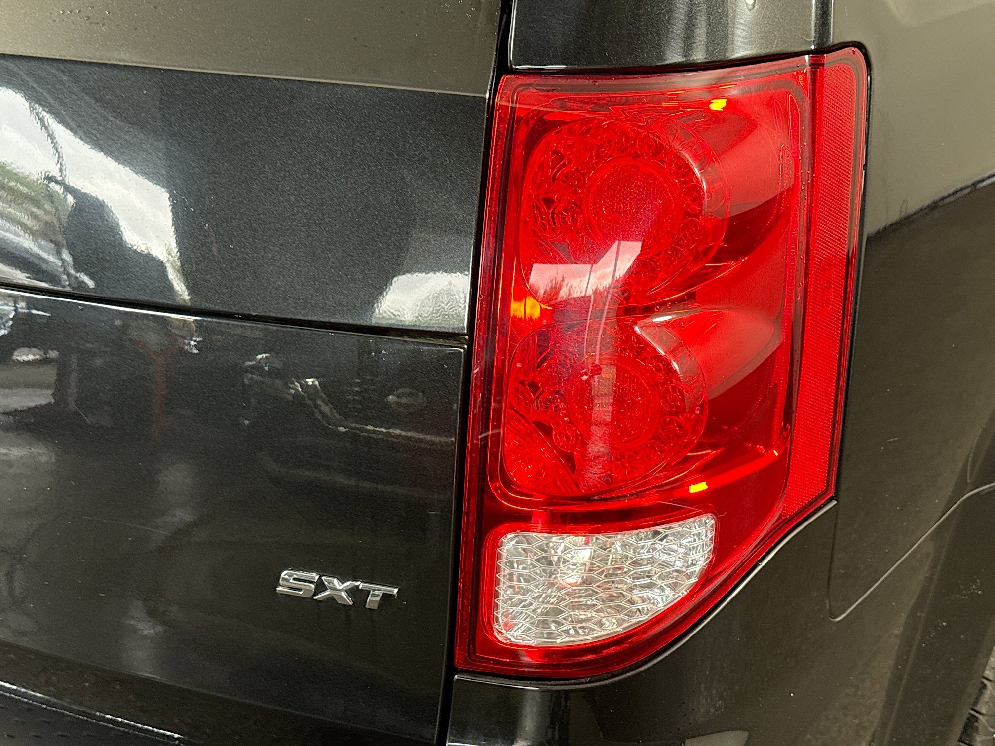 Used 2020 Dodge Grand Caravan SXT image 31