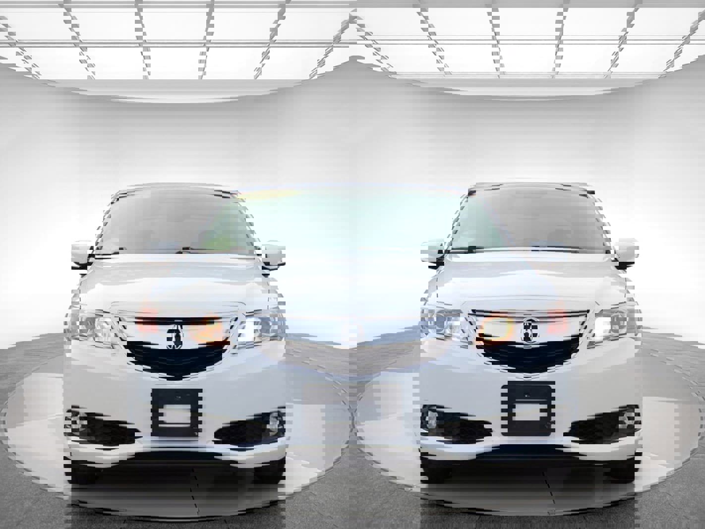 Used 2013 Acura ILX w/ Technology Package image 2